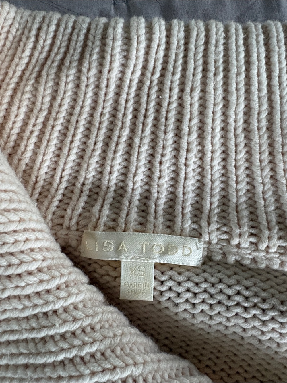 Lisa Todd size xs Cream Turtleneck Knit Sweater - Classic Cozy Style - Picture 6 of 6